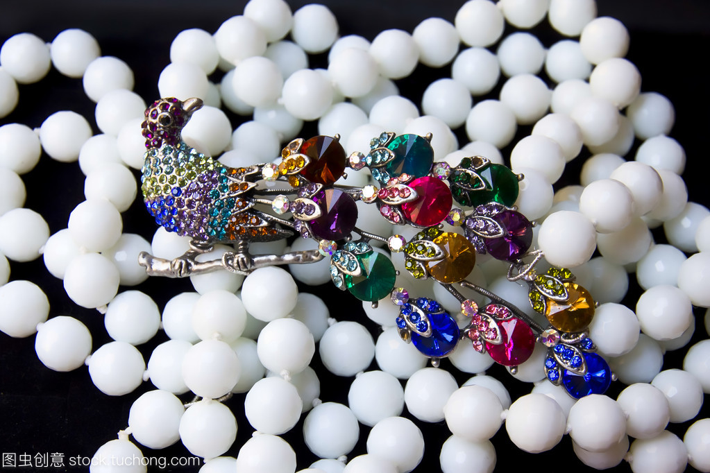 從服裝到玉器 珠寶首飾中的東方美學(xué)與當(dāng)代風(fēng)尚